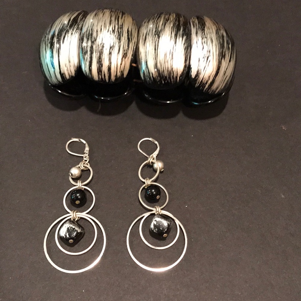 Bracelet and earring set